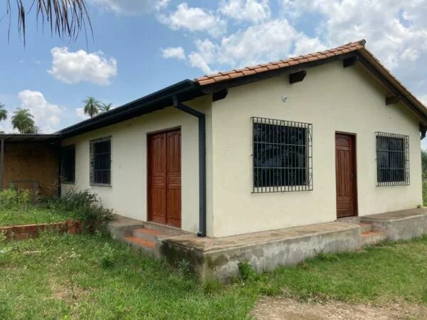 Propriedade com edificação à venda em Itauguá, Central