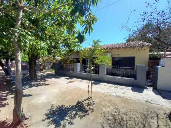 Propiedad con dos casas en venta en Inmaculada, Villeta