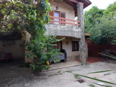 Propiedad de dos plantas en venta en Fernando de la Mora