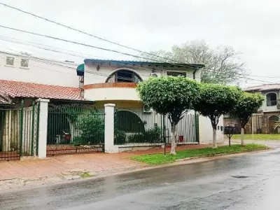 Propriedade para alugar em Fernando de la Mora — casa com galpão de 200 m²