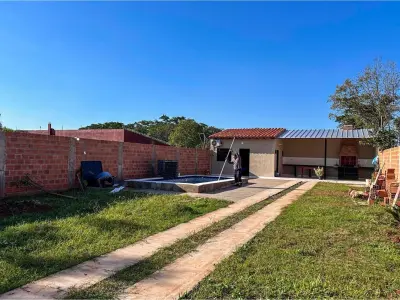 Quinta à venda em Itauguá com piscina e churrasqueira