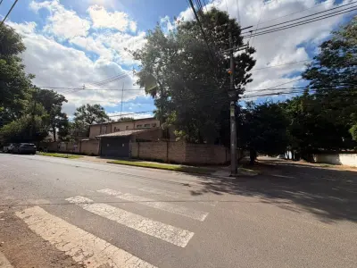 Classic residence for sale, Luis Alberto de Herrera Neighborhood, Asunción