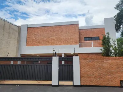 Residencia de lujo en venta en Mariano Roque Alonso