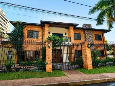 Residência para alugar em Bernardino Caballero, Assunção