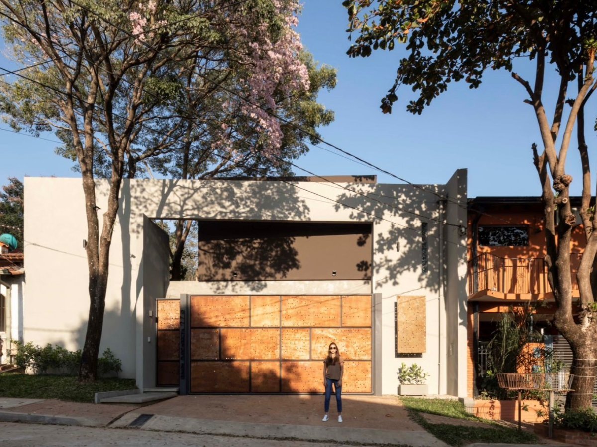 Residencia en alquiler en Mburucuya, Asunción – 4 dormitorios con piscina