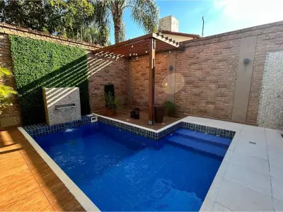 Residência à venda com piscina em Cambyretá