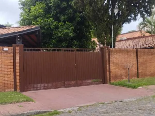 Residence for sale in Asunción, Corporate Axis area