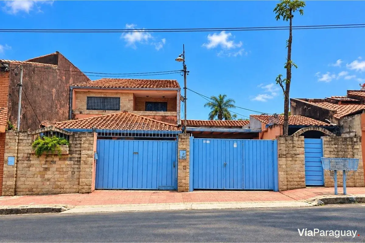 Residência à venda no bairro Dr. Francia, Assunção