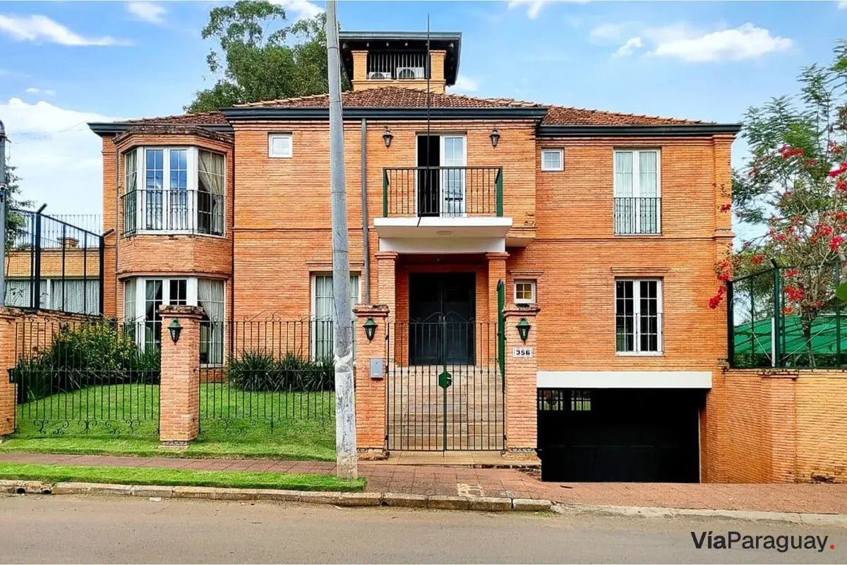 Residencia en venta en Barrio Felicidad, Lambaré