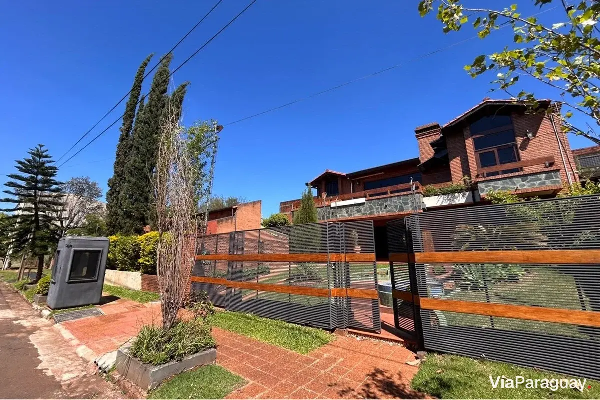 House for sale in Encarnación, Itapúa