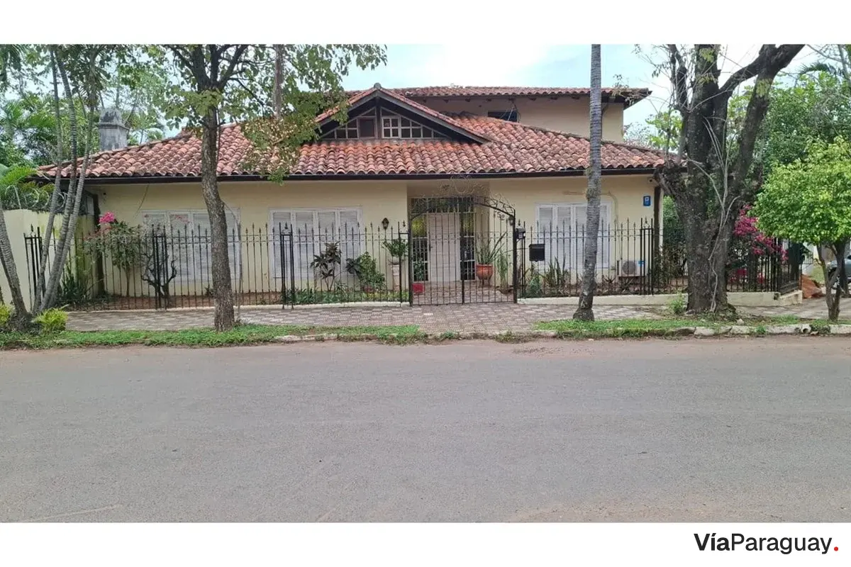 House for sale in Felicidad, Lambaré