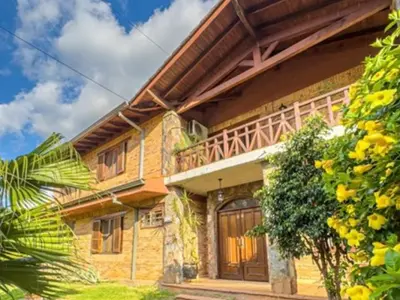 Residencia en venta en Fernando de la Mora, Domingo Savio