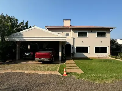 Residência à venda no Paraná Country Club, Hernandarias