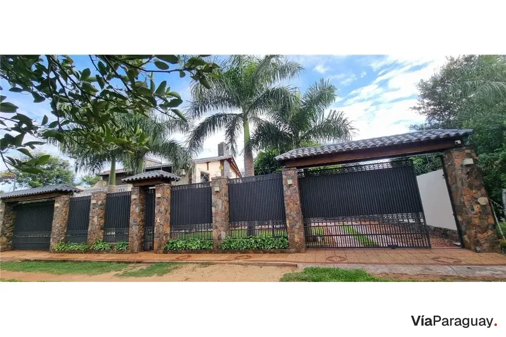 Residência à venda em San Carlos, Ñemby