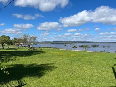 Residência à venda de frente para o Lago Ypacaraí, San Bernardino