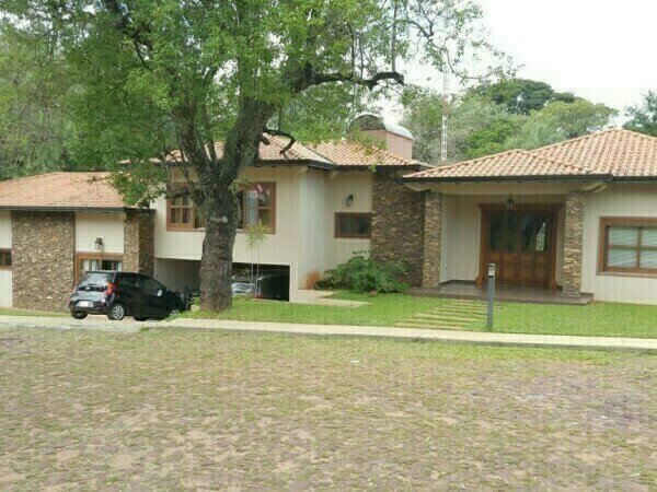 Residencia premium en barrio cerrado del Yacht y Golf Club, Lambaré