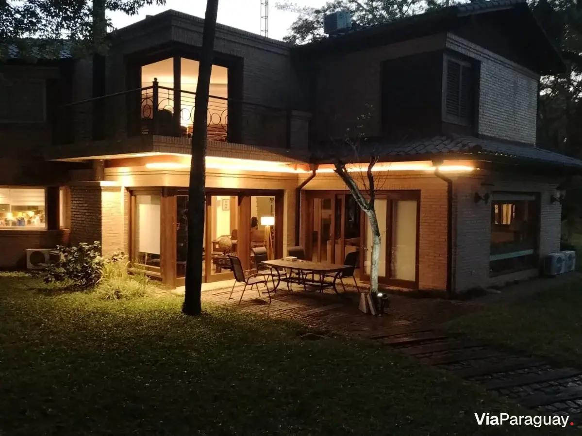 Residencia premium en venta en condominio, Lambaré