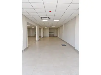 Sala comercial para alugar em edifício corporativo, Pablo Rojas