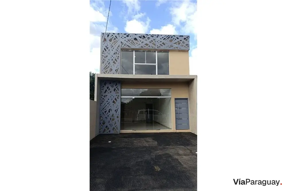 Salão comercial para alugar em Itauguá, novo