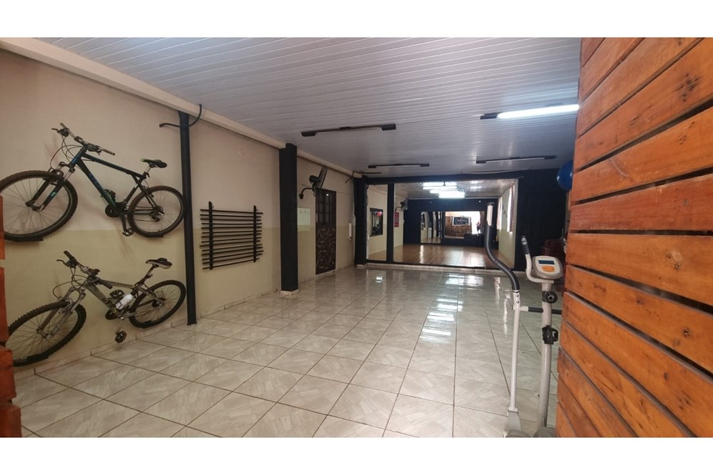 Salão comercial com casa à venda em Hernandarias