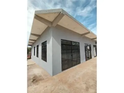 Salão comercial para alugar em Cambyretá, Itapúa