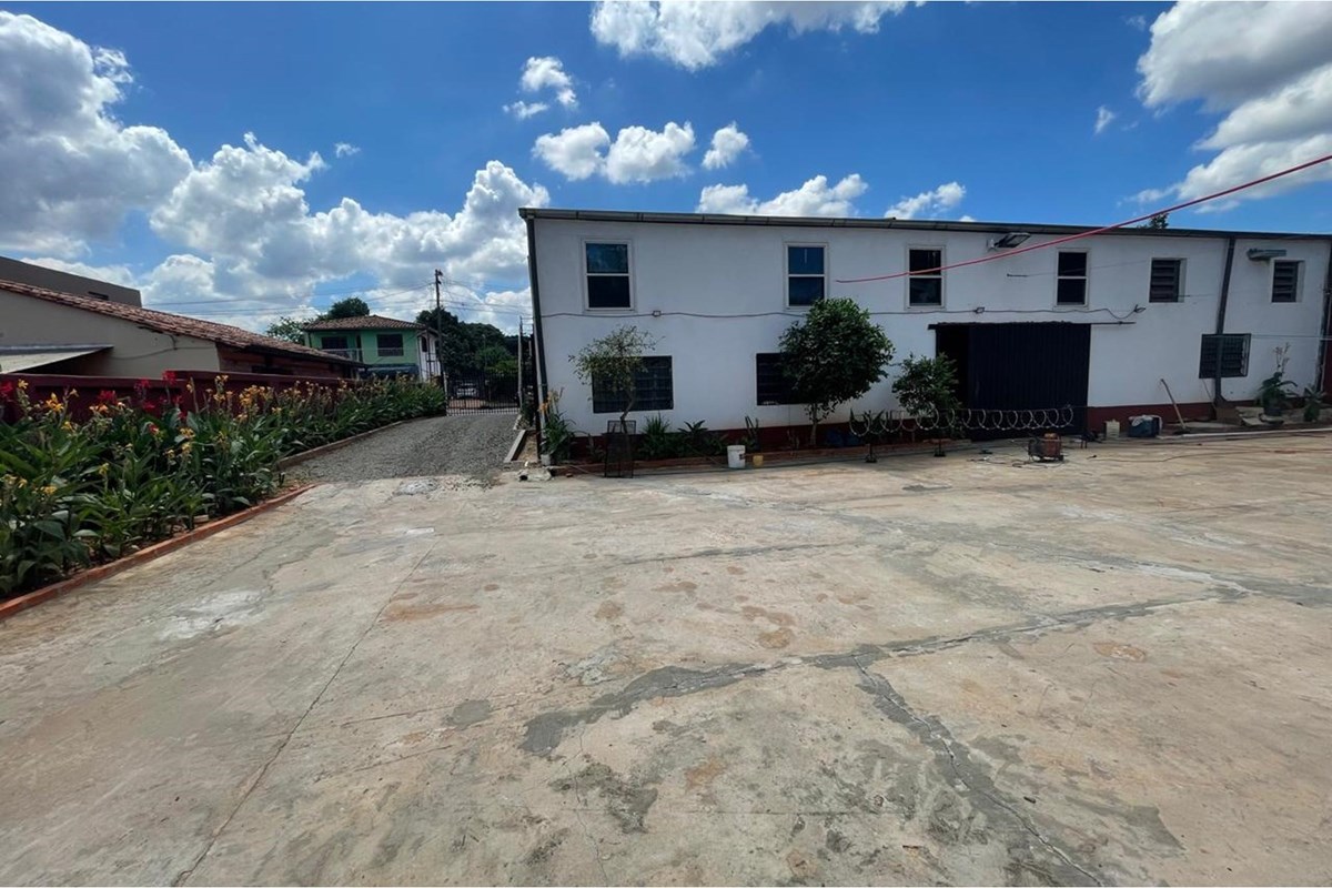 Salão comercial para alugar em Capiatá, Yataity