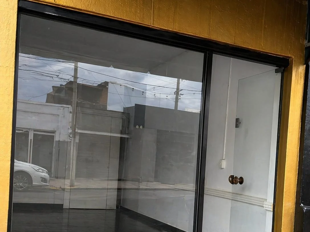 Corner Commercial Space for Rent, Barrio Carlos Antonio López, Encarnación