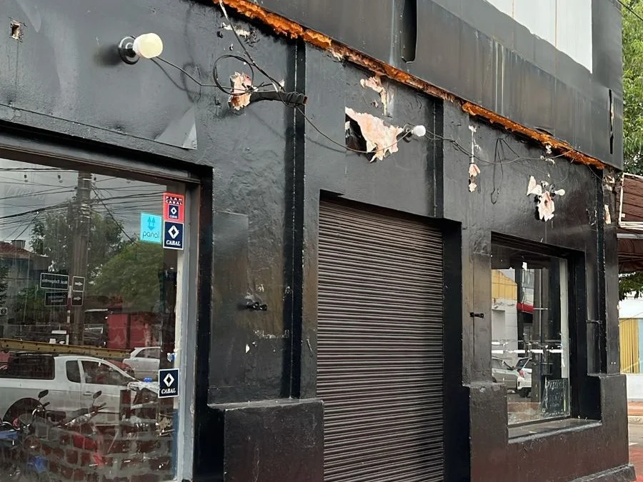 Salão comercial para alugar em esquina, Bairro Carlos Antonio López, Encarnación