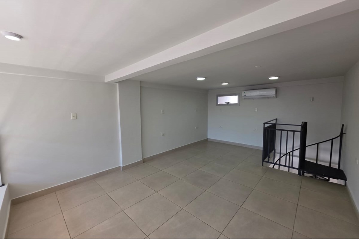 Salão comercial para alugar em Fernando de la Mora