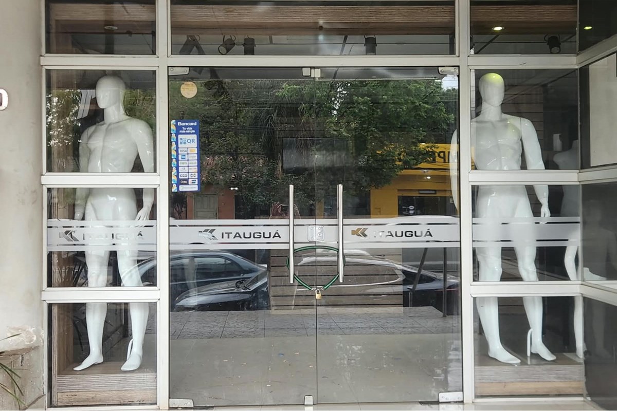 Salão comercial para alugar em Itauguá, Central