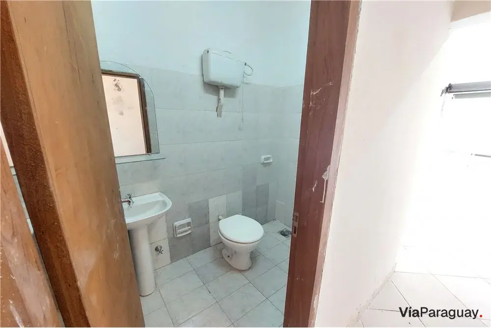 Commercial space for rent in Lambaré