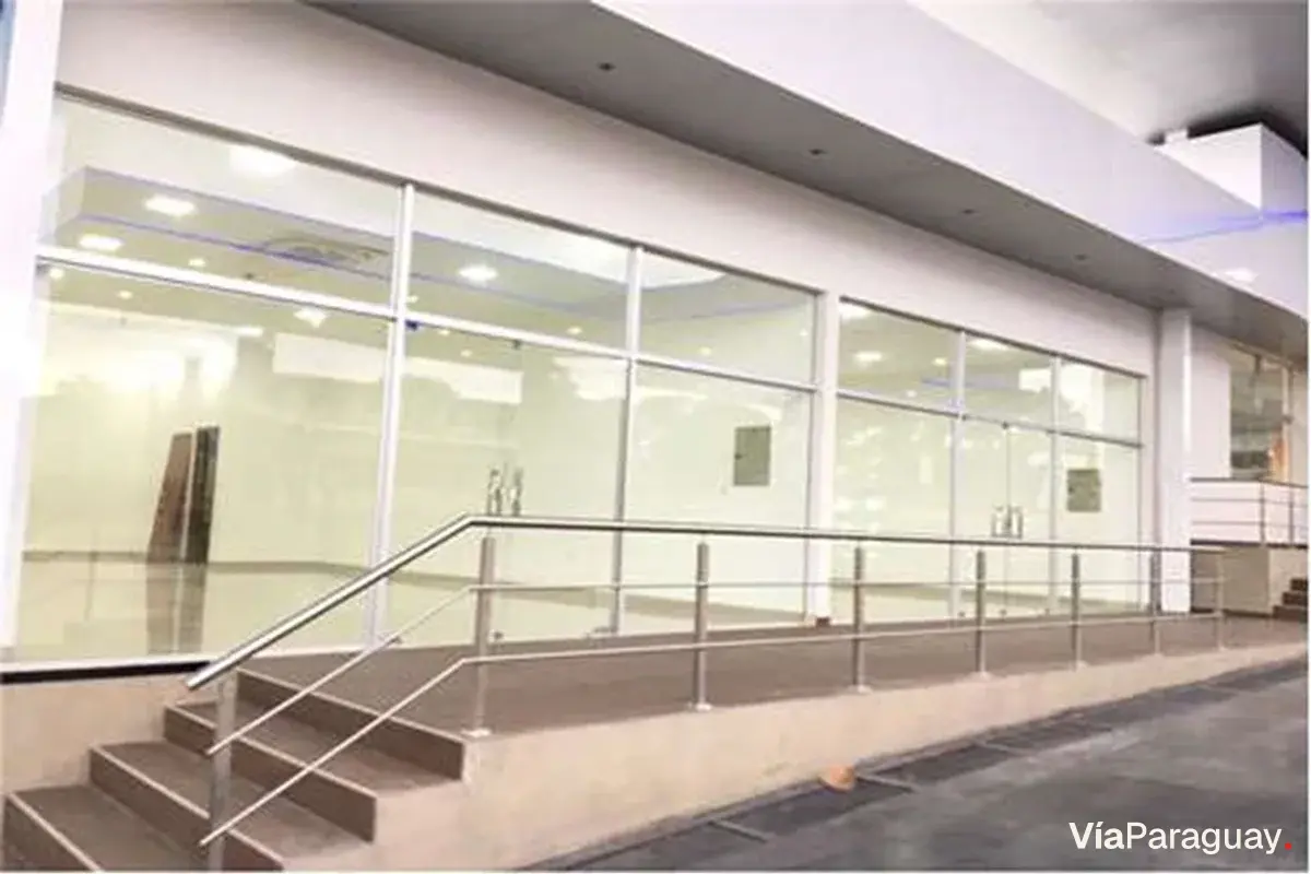 Salão comercial para alugar em Ñemby