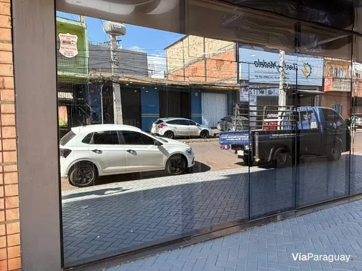 Salón comercial en alquiler en Pablo Rojas, Ciudad del Este
