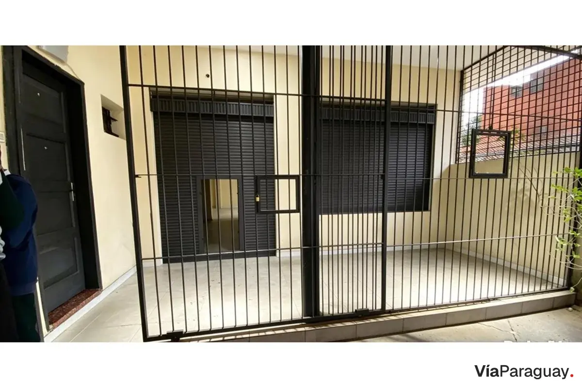 Salão comercial para alugar na Av. Colón, Sajonia