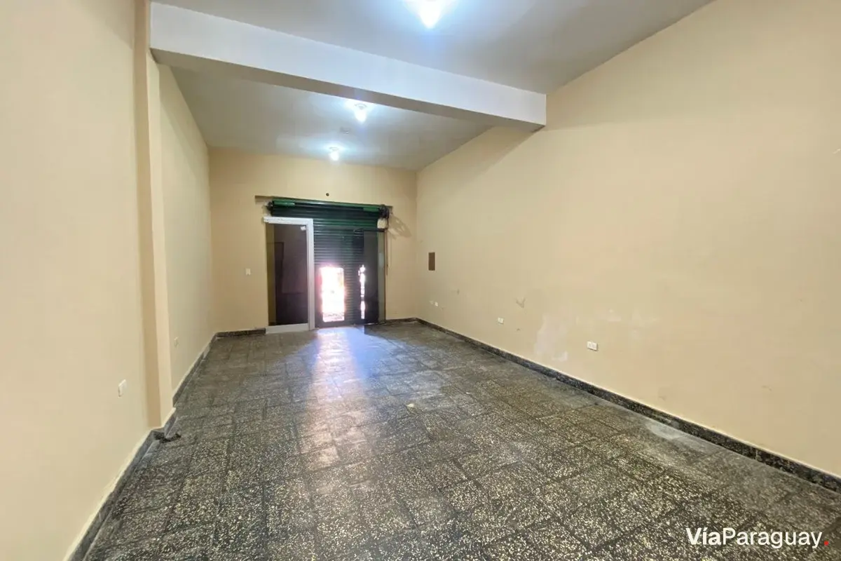 Salón comercial en alquiler sobre Av. Defensores del Chaco, Lambaré