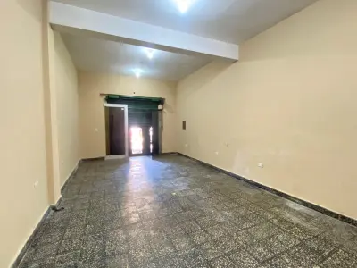 Salón comercial en alquiler sobre Av. Defensores del Chaco, Lambaré