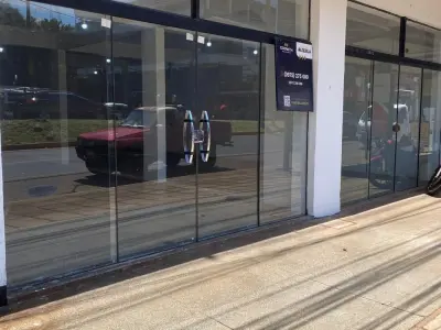 Salão comercial para alugar na Av. Irrazábal, Encarnación