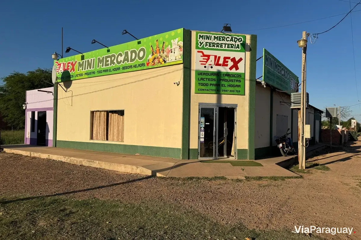 Salón comercial en venta en el acceso a Loma Plata