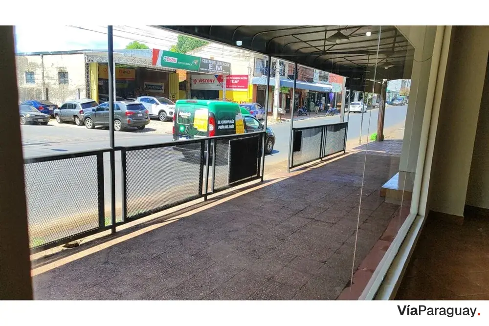 Salón comercial en venta en Pitiantuta, Fernando de la Mora
