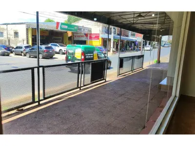 Salón comercial en venta en Pitiantuta, Fernando de la Mora