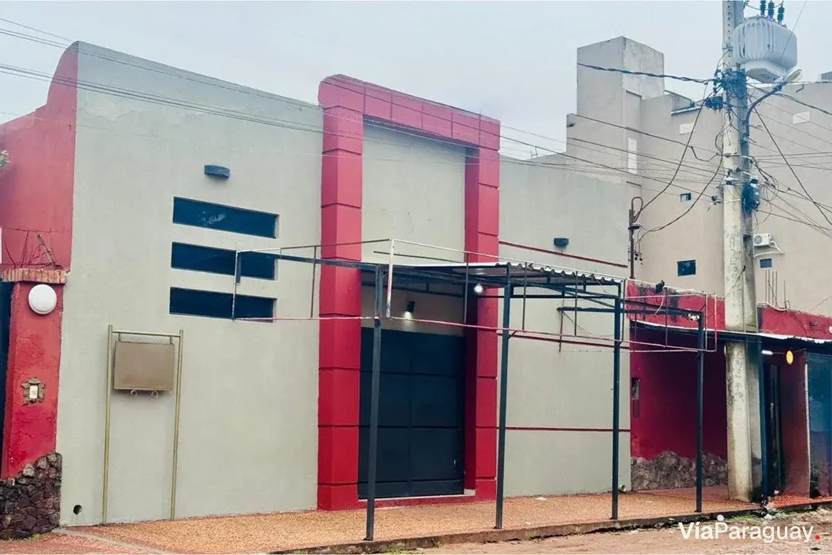 Salón comercial u oficina en alquiler en Villa Elisa
