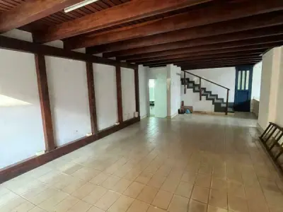 Salón comercial y oficina en alquiler en el centro de Asunción