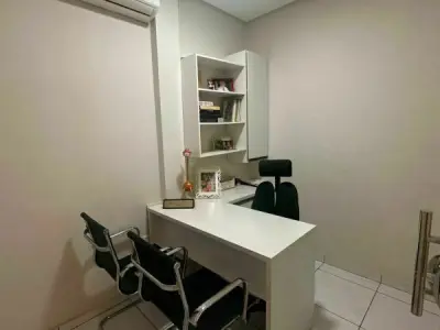 Salão para escritórios para alugar no Km 4, Ciudad del Este