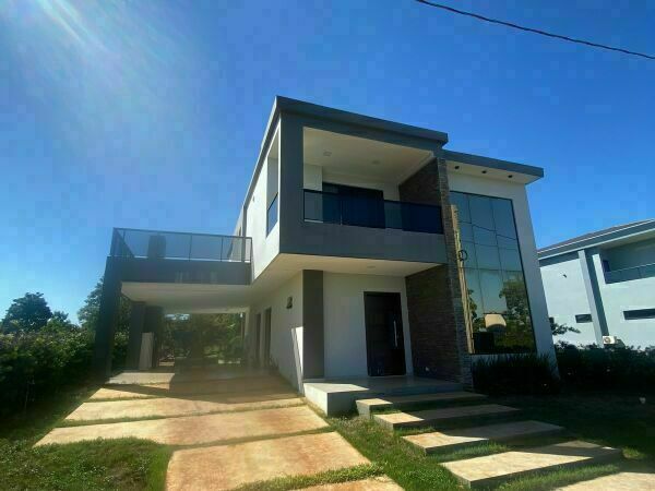 Casa para Alugar no Condomínio Ribera Acaray, Ciudad del Este