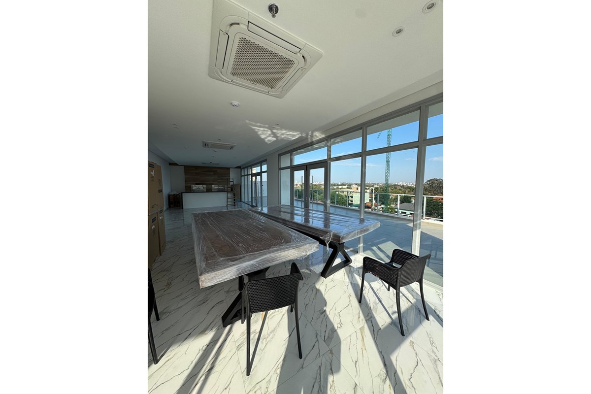 Semi penthouse en venta en Home Palace Tower, Manorá