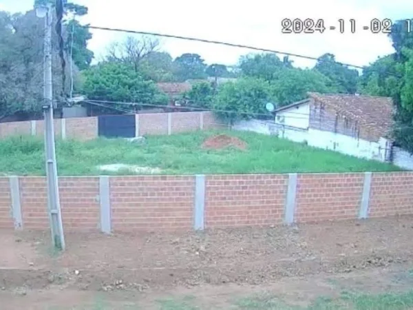 Walled land for sale in San Lorenzo, near Shopping Pinedo