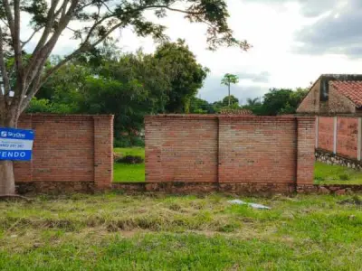 Terreno amurallado en venta en Yca A, Luque