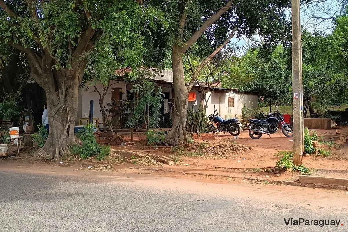 945 m² commercial land for rent in Villa Elisa