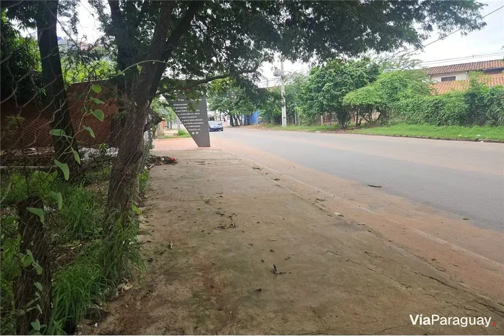 Terreno comercial à venda no Centro de Ñemby
