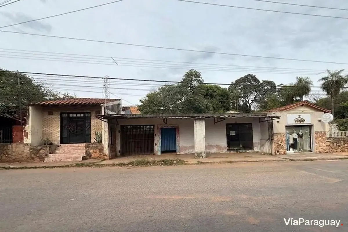 Terreno comercial à venda em Ñemby Centro, 1.560 m²